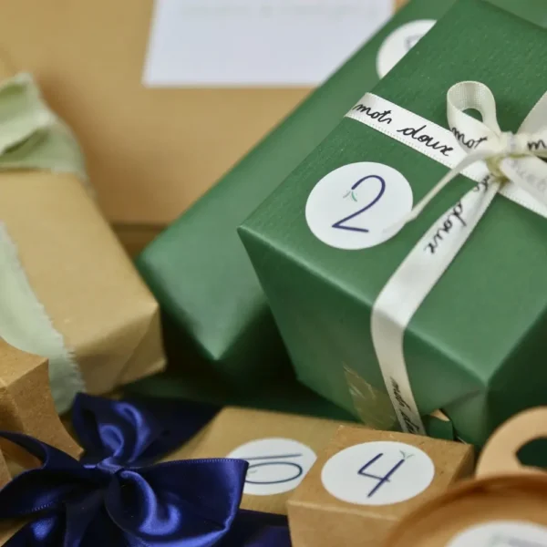 paquet mots doux dans la box surprise noël femme