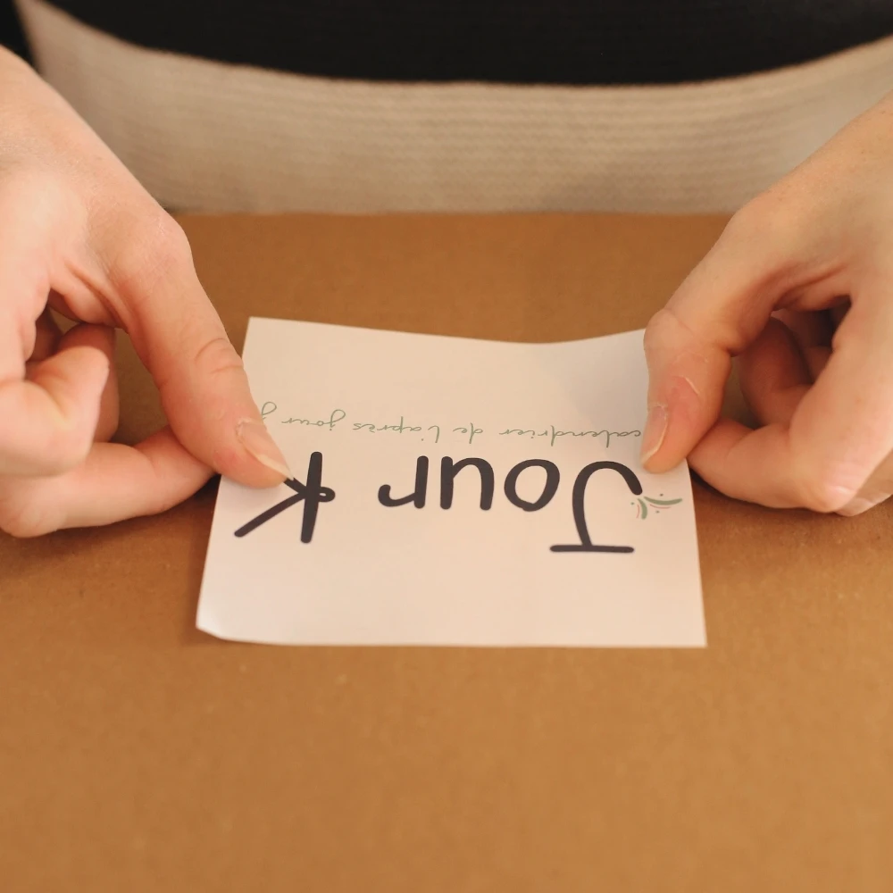 Une belle étiquette sur le calendrier avant envoi calendrier jour K préparé par nos soins