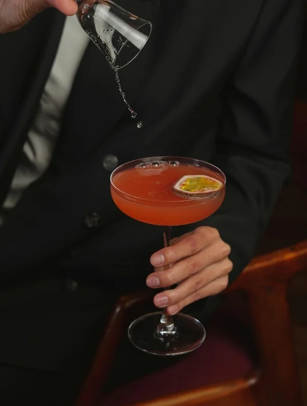 offrir un cours de cocktail à noël pour faire plaisir à une femme