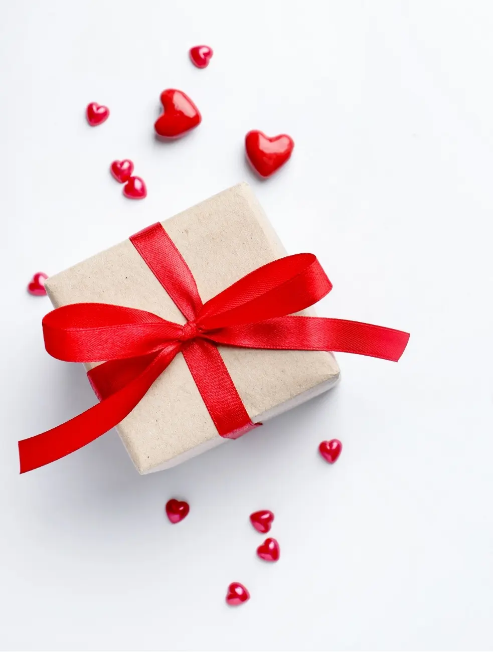 coffret cadeau coeurs rouges saint-valentin