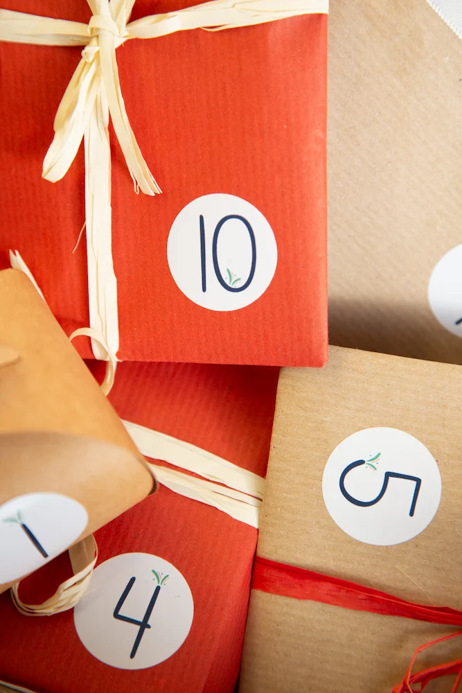 10 cadeaux surprises dans la box couple originale Jour K