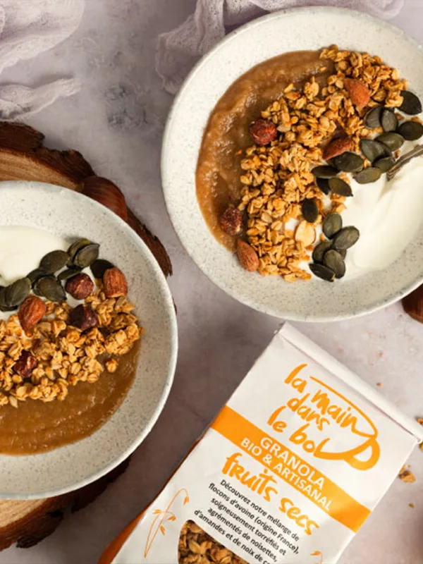 granola et fromage blanc pour menu brunch fête des mères